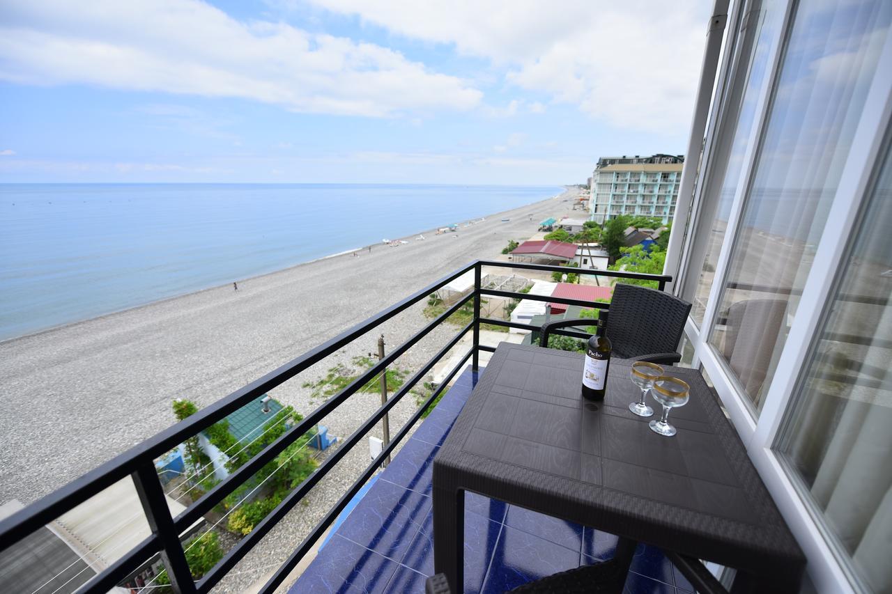 Hotel Lazuri In Квариати Екстериор снимка