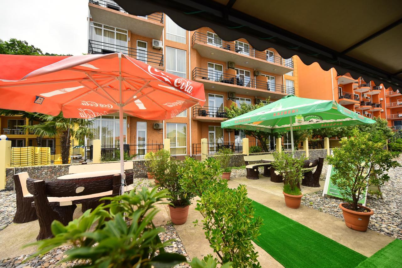 Hotel Lazuri In Квариати Екстериор снимка